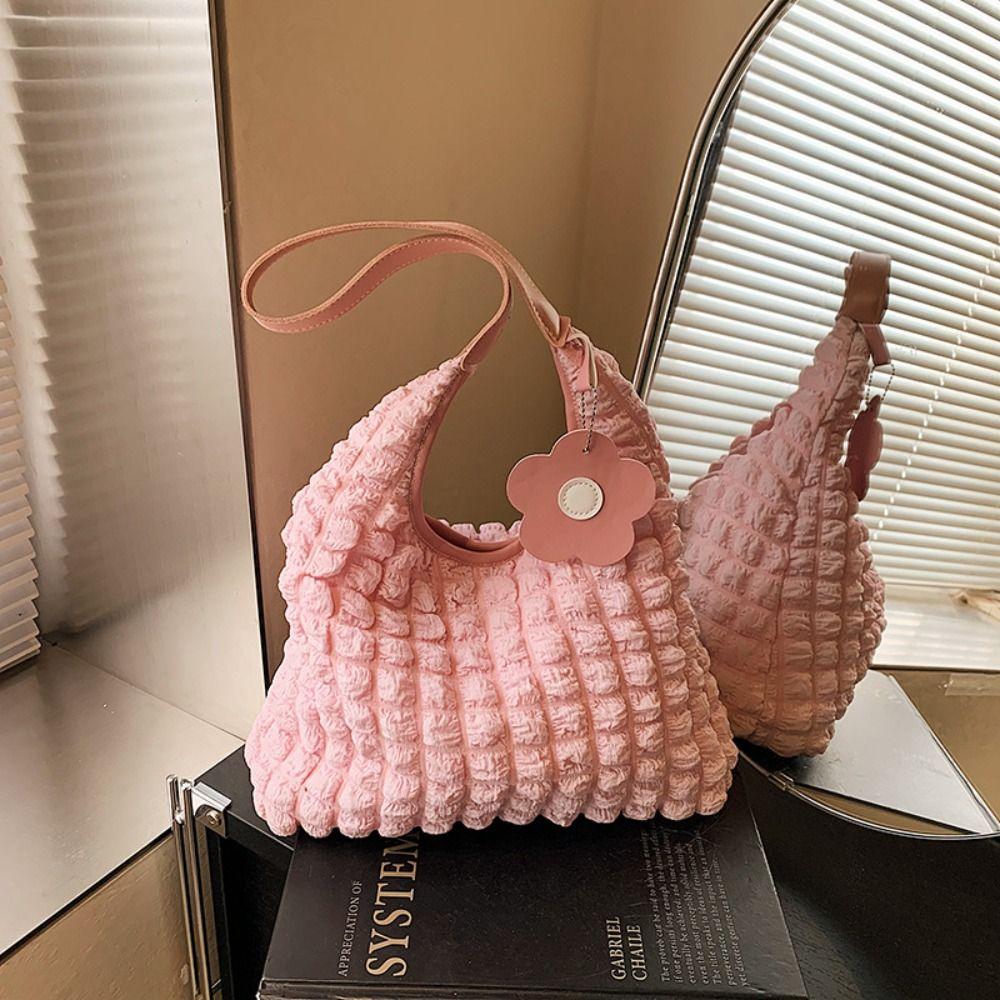 Flower Pendant Pleated Bubble Shoulder Bag Underarm Bag Fold Cloud Bag Storage Bag чорний
Flower Pendant Pleated Bubble Shoulder Bag Underarm Bag Fold Cloud Bag Storage Bag чорний