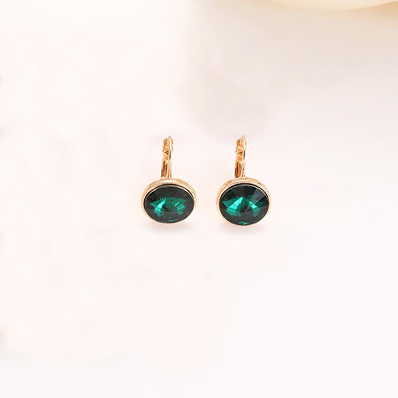 Элегантные серьги с кристаллами циркония: Европейский и американский стиль, милый нишевый дизайн
Элегантные серьги с кристаллами циркония: Европейский и американский стиль, милый нишевый дизайн