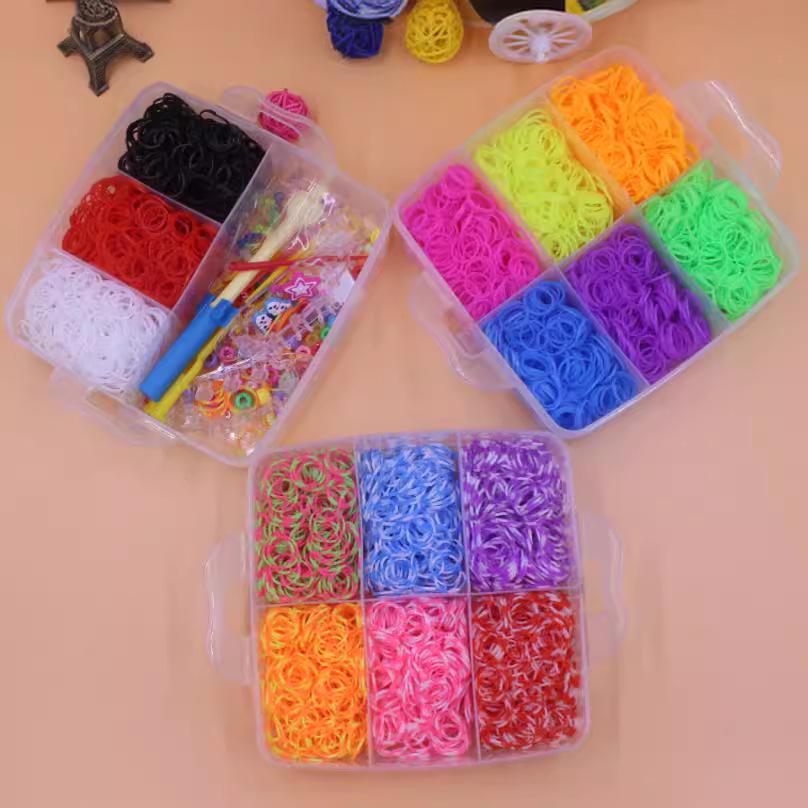 Набор для плетения браслетов из резинок-радужек с прозрачной 3-слойной коробкой для хранения
Набор для плетения браслетов из резинок-радужек с прозрачной 3-слойной коробкой для хранения