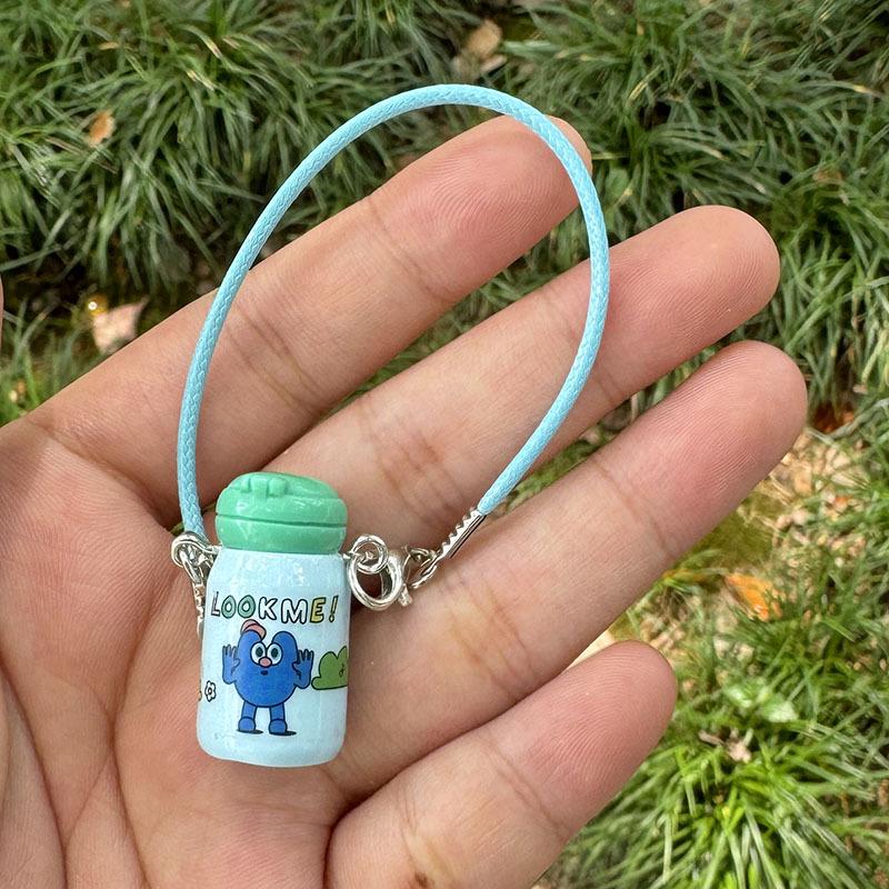 Ізольована міні-чайникова чашка-підвіска - Милі аксесуари для ляльки у вигляді пляшечки молока для DIY-симуляції
Ізольована міні-чайникова чашка-підвіска - Милі аксесуари для ляльки у вигляді пляшечки молока для DIY-симуляції