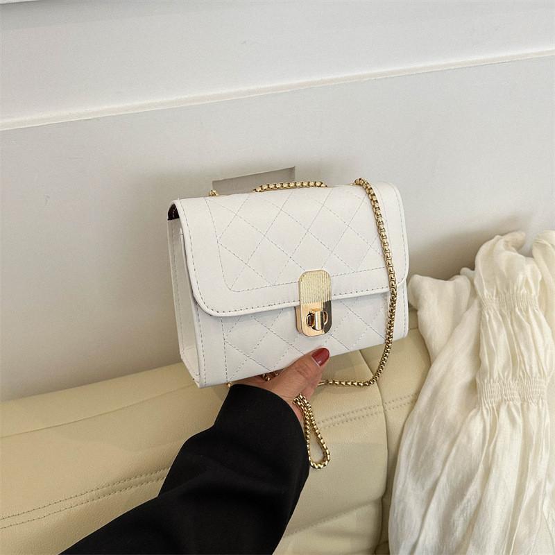Chic Urban Style Mini Shoulder Bag Pu Leather Box Shape With Lock Clasp
Chic Urban Style Mini Shoulder Bag Pu Leather Box Shape With Lock Clasp
