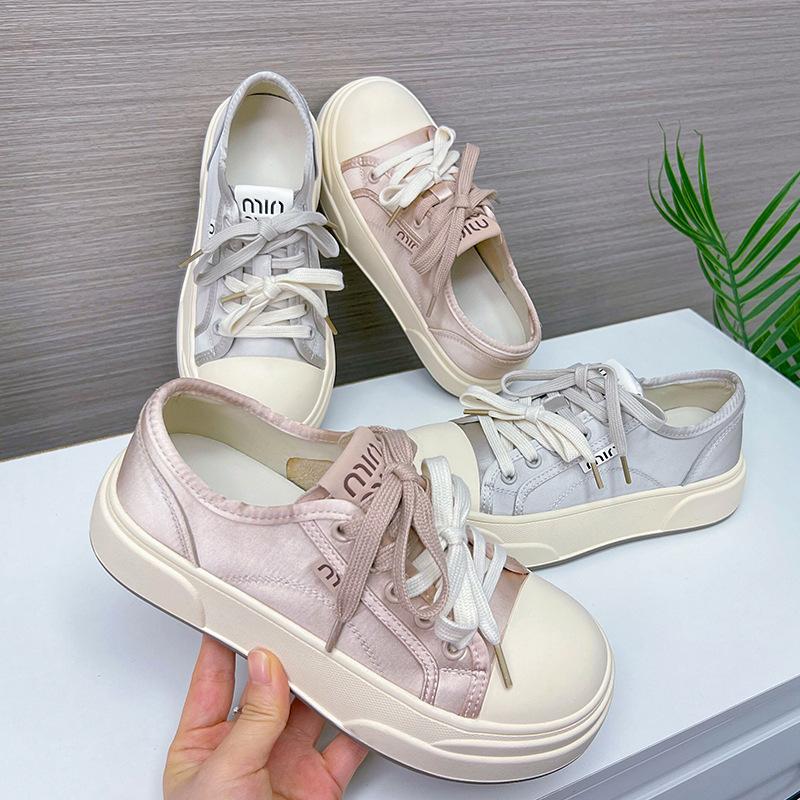 Leather little white shoes women s 2025 spring new thick-soled breathable board shoes women s versatile shoes children s casual lace-up women s shoes 40 рожевий
Leather little white shoes women s 2025 spring new thick-soled breathable board shoes women s versatile shoes children s casual lace-up women s shoes 40 рожевий