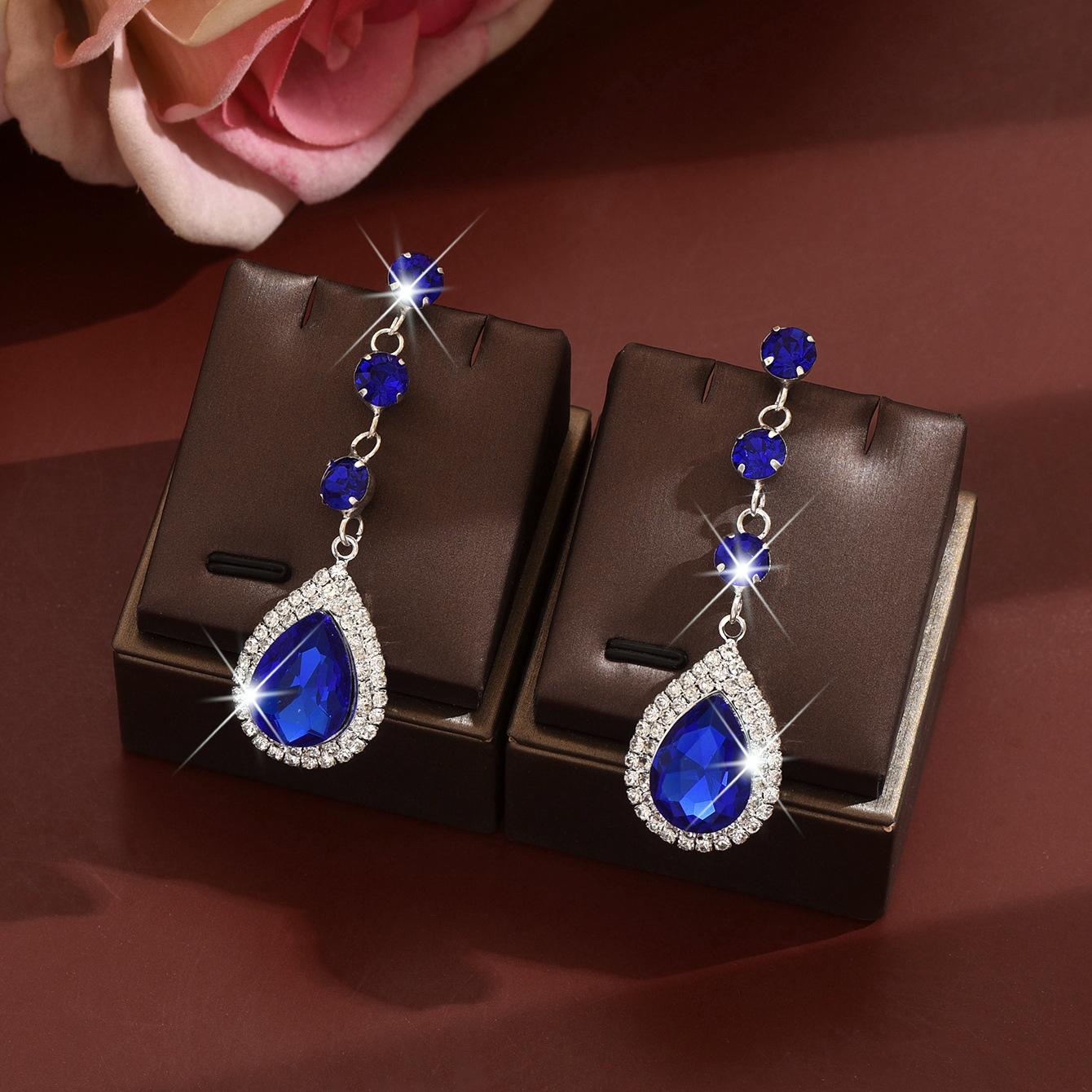 Модні сережки-краплі для жіночих прикрас синій
Модні сережки-краплі для жіночих прикрас синій