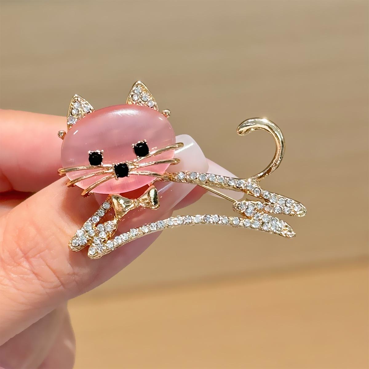 Милая брошь в виде кошки для женщин с высоким чувством индивидуальности, капающее масло для котенка, корсаж, аксессуары для костюма
Милая брошь в виде кошки для женщин с высоким чувством индивидуальности, капающее масло для котенка, корсаж, аксессуары для костюма