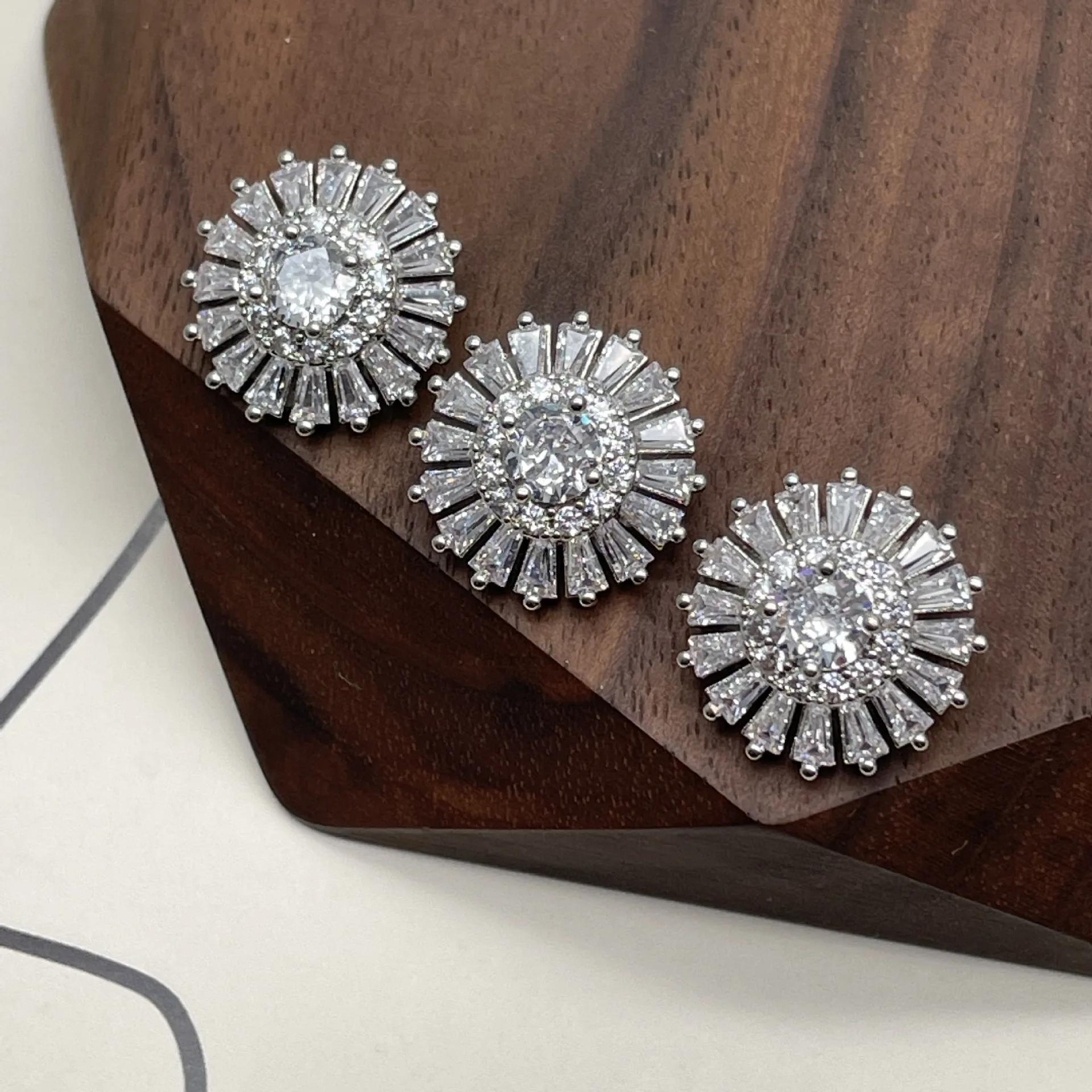 5pcs CZ Crystal Rhinestone Button Cubic Zirconia Button for Shirt Decorative Sewing Buttons for Clothing 15MM срібний
5pcs CZ Crystal Rhinestone Button Cubic Zirconia Button for Shirt Decorative Sewing Buttons for Clothing 15MM срібний