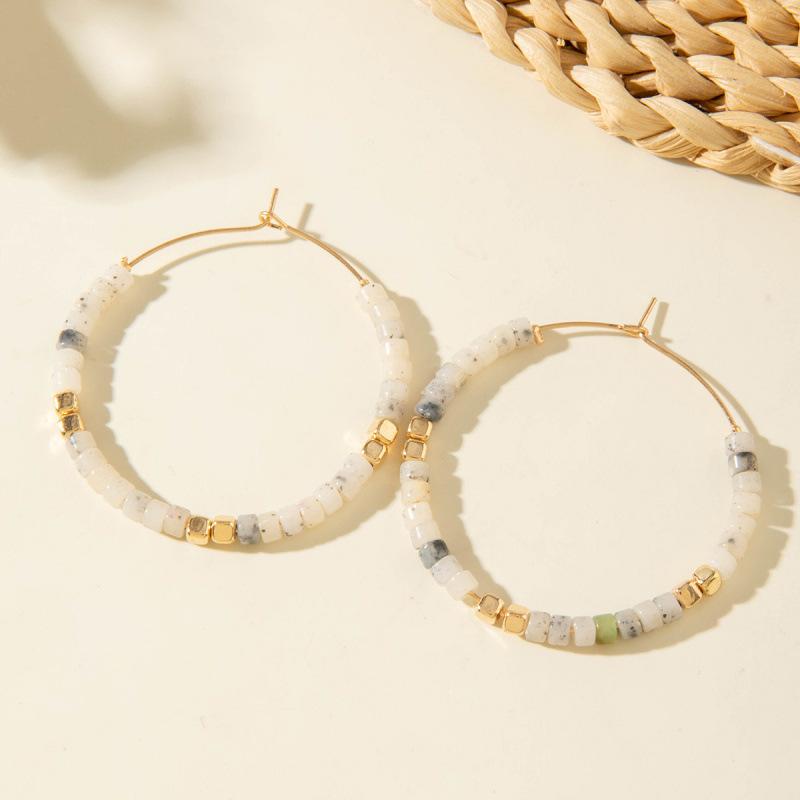 New light luxury French earrings, retro versatile earrings, resin colored gold bead jewelry
New light luxury French earrings, retro versatile earrings, resin colored gold bead jewelry