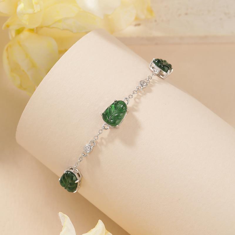 Natural jadeite bracelet S925 sterling silver leaf bracelet women s silver inlaid with dangerous materials ice species niche design holiday gift 925 silver
Natural jadeite bracelet S925 sterling silver leaf bracelet women s silver inlaid with dangerous materials ice species niche design holiday gift 925 silver