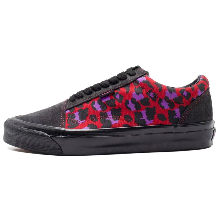 Красные кроссовки унисекс Vans Stray Rats x Vault UA Old Skool NS OG LX Raven Racing VN0A4UUTK04
Красные кроссовки унисекс Vans Stray Rats x Vault UA Old Skool NS OG LX Raven Racing VN0A4UUTK04
