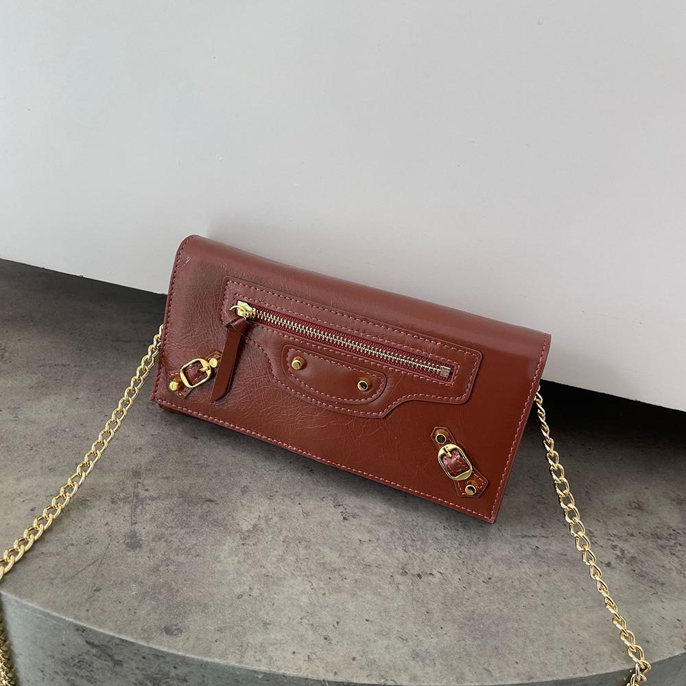 2025 Retro Genuine Leather Crossbody Bag Mini Motorcycle Women Shoulder Bags With Rivets First Layer Of Cowhide Purse Handbag Clutch Bag
2025 Retro Genuine Leather Crossbody Bag Mini Motorcycle Women Shoulder Bags With Rivets First Layer Of Cowhide Purse Handbag Clutch Bag
