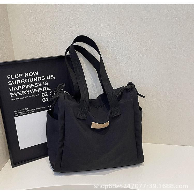 Canvas bag women s large capacity 2025 new distressed casual shoulder bag fashionable lightweight outing commuter tote bag
Canvas bag women s large capacity 2025 new distressed casual shoulder bag fashionable lightweight outing commuter tote bag