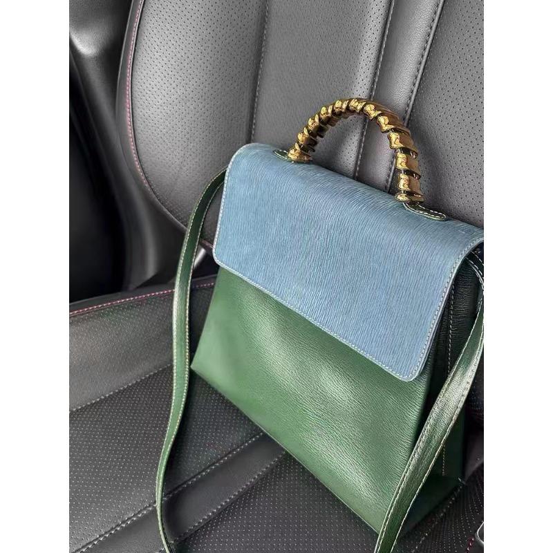 PU leather green shoulder messenger bag women s new light luxury niche high-end portable commuter small square bag
PU leather green shoulder messenger bag women s new light luxury niche high-end portable commuter small square bag