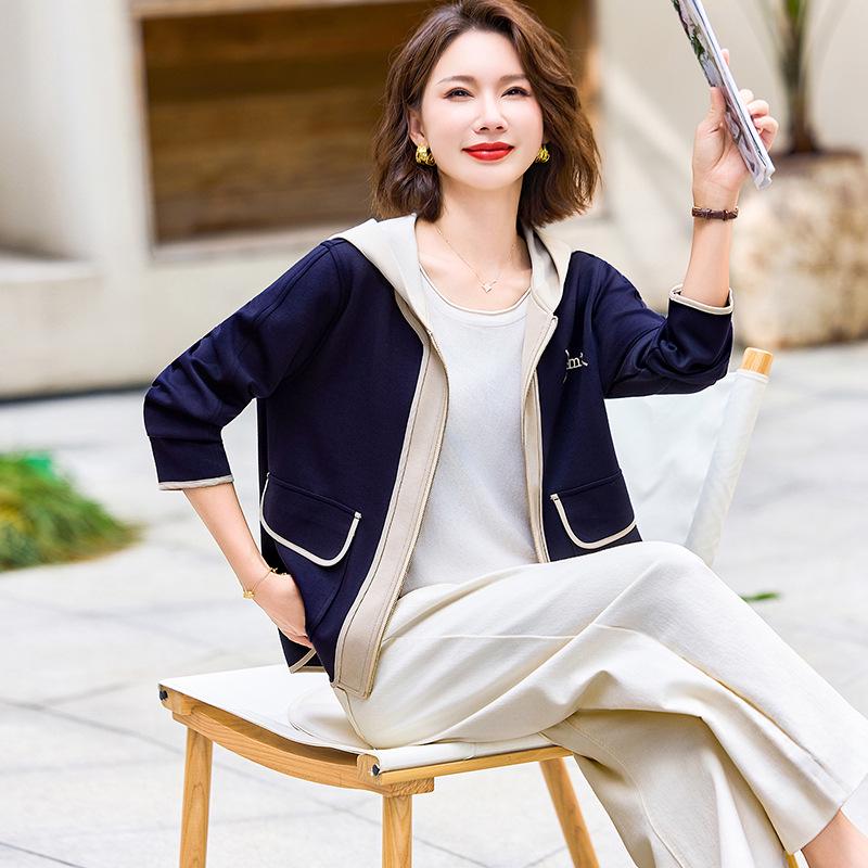 Women s Autumn Hooded Sweatshirt - Trendy, Loose-Fit Jacket for Middle-Aged & Elderly 4XL for 140-155 lbs темно-синього кольору
Women s Autumn Hooded Sweatshirt - Trendy, Loose-Fit Jacket for Middle-Aged & Elderly 4XL for 140-155 lbs темно-синього кольору