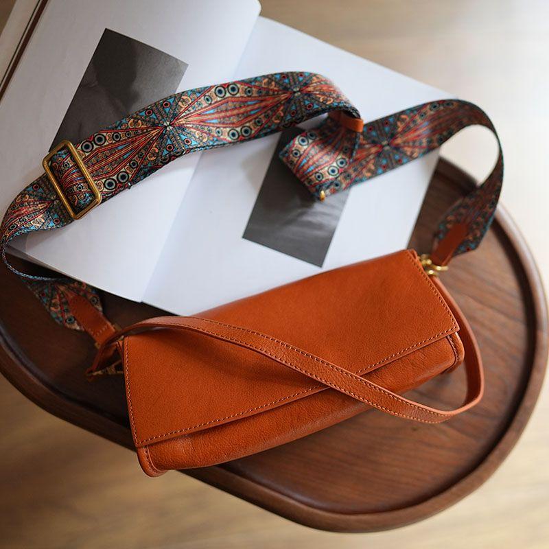 Vegetable Tanning Leather Fashionable Retro Ethnic Style Wide Shoulder Strap Small Square Bag Genuine Leather Easiest for Match Shoulder Messenger Bag Brown yellow
Vegetable Tanning Leather Fashionable Retro Ethnic Style Wide Shoulder Strap Small Square Bag Genuine Leather Easiest for Match Shoulder Messenger Bag Brown yellow