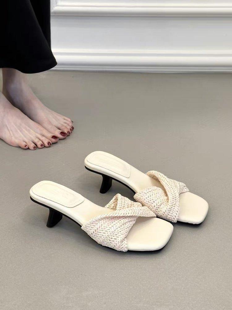 Woven one-word cool slippers for summer wear open-toed square head thick-heeled sandals 40
Woven one-word cool slippers for summer wear open-toed square head thick-heeled sandals 40