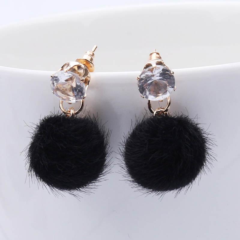 New Temperament Short Stud Earrings Wild Simple Bobo Ball Female Models Earrings For Women Zircon brincos bijoux
New Temperament Short Stud Earrings Wild Simple Bobo Ball Female Models Earrings For Women Zircon brincos bijoux