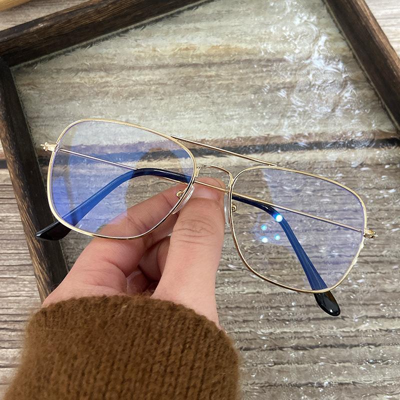 Premium Brown Luoyi Sunglasses, Metal Wind Double Beam Driving Outdoor Versatile Sunglasses
Premium Brown Luoyi Sunglasses, Metal Wind Double Beam Driving Outdoor Versatile Sunglasses