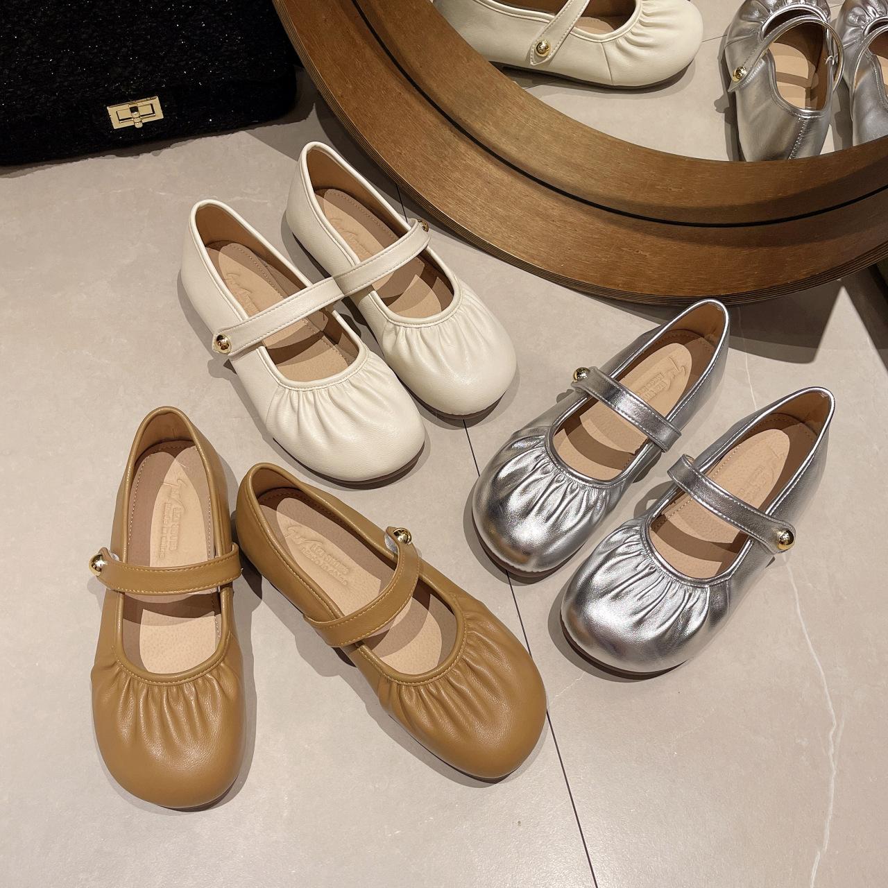 French silver evening Mary Jane women s shoes 2024 spring and summer new flat-bottomed pleated ballet grandma shoes single shoes 35 серебряный
French silver evening Mary Jane women s shoes 2024 spring and summer new flat-bottomed pleated ballet grandma shoes single shoes 35 серебряный