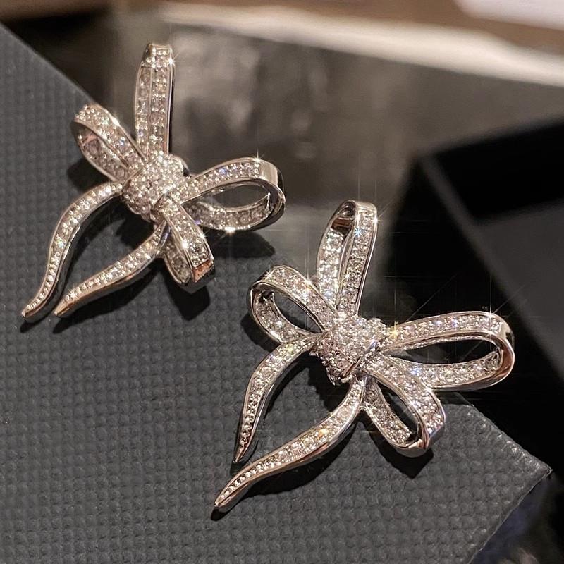 Sterling Big Bow Stud Earrings Fashion Sparkling Earrings for Women Crystal Cubic Zircon Romantic Female Jewelry
Sterling Big Bow Stud Earrings Fashion Sparkling Earrings for Women Crystal Cubic Zircon Romantic Female Jewelry