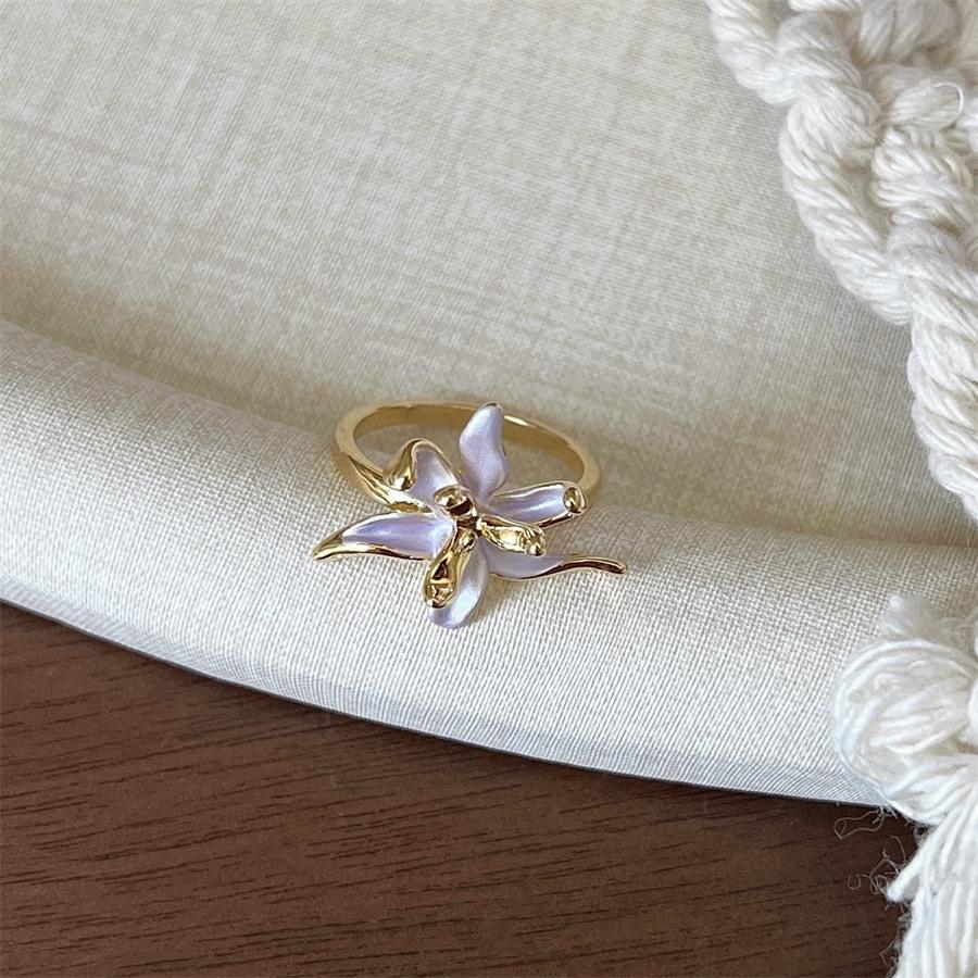 Beautiful purple iris ring, niche exquisite versatile index finger ring, light luxury temperament open ring
Beautiful purple iris ring, niche exquisite versatile index finger ring, light luxury temperament open ring