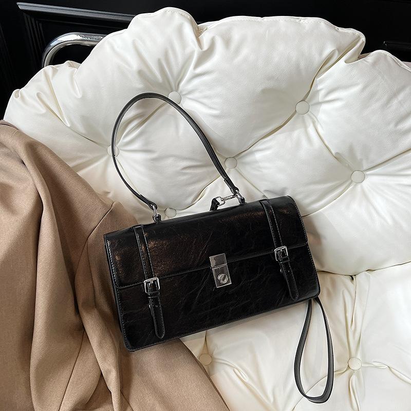 Retro bag women s large-capacity new versatile fashion shoulder messenger bag niche design commuter bag чёрный
Retro bag women s large-capacity new versatile fashion shoulder messenger bag niche design commuter bag чёрный