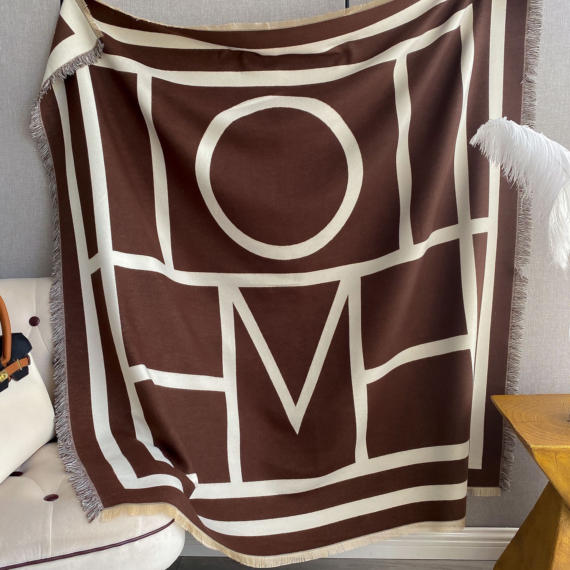 Scarf Ladies Imitation Cashmere Shawl Travel Decoration Square Scarf Letter Mo Air Conditioning Warm Cloak Thickened Scarf 130*130cm
Scarf Ladies Imitation Cashmere Shawl Travel Decoration Square Scarf Letter Mo Air Conditioning Warm Cloak Thickened Scarf 130*130cm