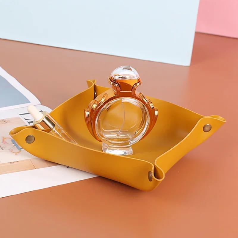 1pc Leather Organizer Desktop Tray Key Plate Home Decoration Organizador Dice Tray Key Wallet PU Leather Folding Storage Box Small 15x15cm
1pc Leather Organizer Desktop Tray Key Plate Home Decoration Organizador Dice Tray Key Wallet PU Leather Folding Storage Box Small 15x15cm