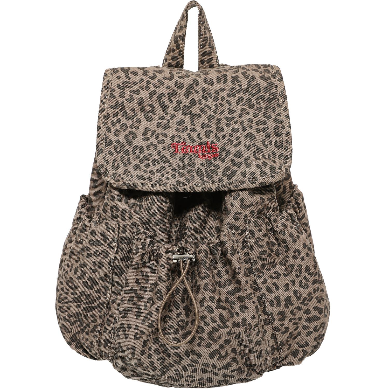 Это нишевый дизайн рюкзака с леопардовым принтом на кулиске для женщин.. Это повседневный школьный рюкзак для занятий коричневый/цветной печати леопарда
Это нишевый дизайн рюкзака с леопардовым принтом на кулиске для женщин.. Это повседневный школьный рюкзак для занятий коричневый/цветной печати леопарда