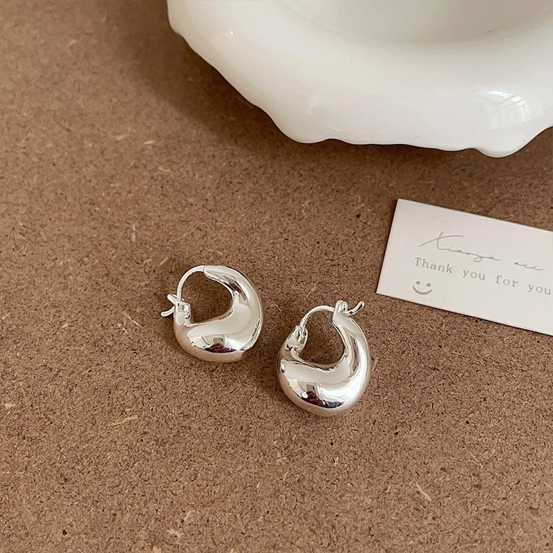 Серьги-пряжки Cold Wind, нерегулярные, толстые, круглые, металлические, женские, нишевый дизайн, чувство индивидуальности, уникальный темперамент, универсальные серьги
Серьги-пряжки Cold Wind, нерегулярные, толстые, круглые, металлические, женские, нишевый дизайн, чувство индивидуальности, уникальный темперамент, универсальные серьги