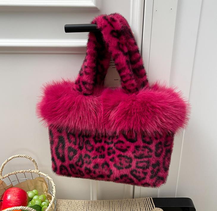 Daily Commute Design Sense Bags Velvet Leopard Fashion Casual Tote 2025 Winter Thickened Waterproof High Quality Shoulder Bags
Daily Commute Design Sense Bags Velvet Leopard Fashion Casual Tote 2025 Winter Thickened Waterproof High Quality Shoulder Bags