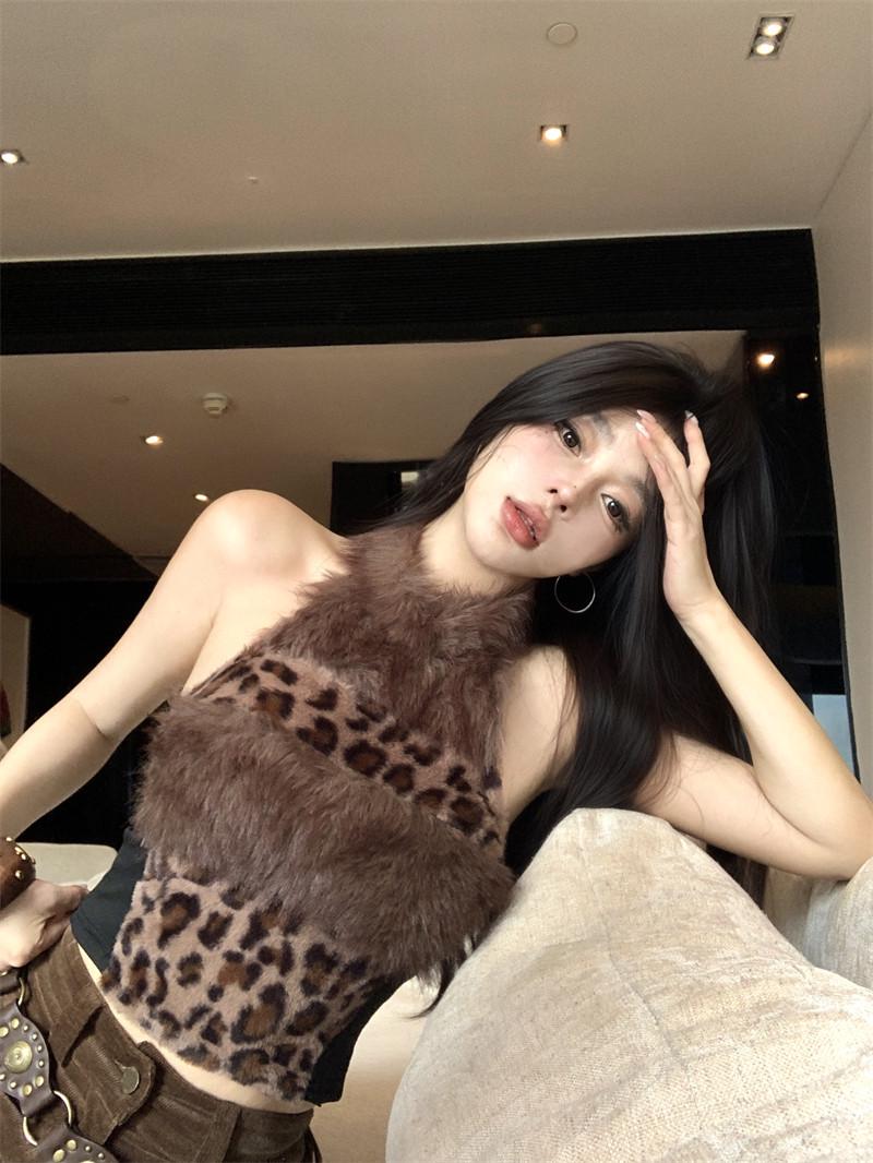 Leopard Print Fur Patchwork Halter Camisole - Autumn/Winter Chic Medium цветной печати леопарда
Leopard Print Fur Patchwork Halter Camisole - Autumn/Winter Chic Medium цветной печати леопарда