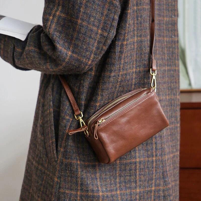 Single-shoulder Women s Handbag, Crossbody Bag, Light Luxury Phone Bag, Versatile for Daily Wear, Small Square Bag кофейный
Single-shoulder Women s Handbag, Crossbody Bag, Light Luxury Phone Bag, Versatile for Daily Wear, Small Square Bag кофейный