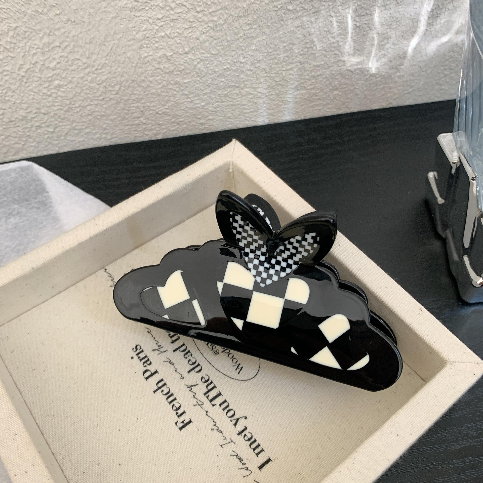 1pc Valentine s Day Love Rainbow Butterfly Grip Clip High End Color blocked Sweet and Cute Shark Clip Hair Accessory
1pc Valentine s Day Love Rainbow Butterfly Grip Clip High End Color blocked Sweet and Cute Shark Clip Hair Accessory