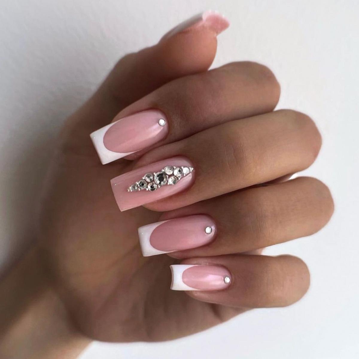 Cross-Border Exclusive French Manicure Nail Tips with Rectangular Diamond Embellishments
Cross-Border Exclusive French Manicure Nail Tips with Rectangular Diamond Embellishments