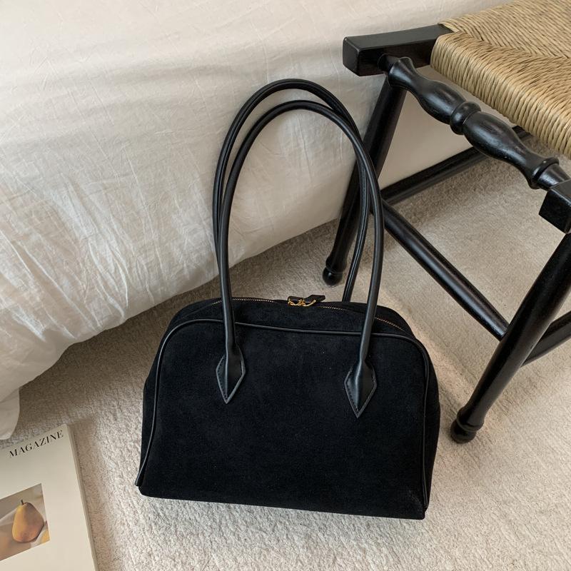 Korean niche Boston bag women s 2025 new trendy fashion large-capacity shoulder bag foreign commuter armpit bag чёрный
Korean niche Boston bag women s 2025 new trendy fashion large-capacity shoulder bag foreign commuter armpit bag чёрный