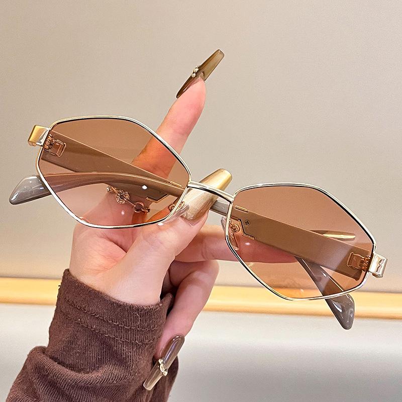 Fashion Vintage Polygon Sunglasses, High-End Special Shape Glasses, Luxury Women s Sunglasses, Trendy Personality Sunglasses
Fashion Vintage Polygon Sunglasses, High-End Special Shape Glasses, Luxury Women s Sunglasses, Trendy Personality Sunglasses