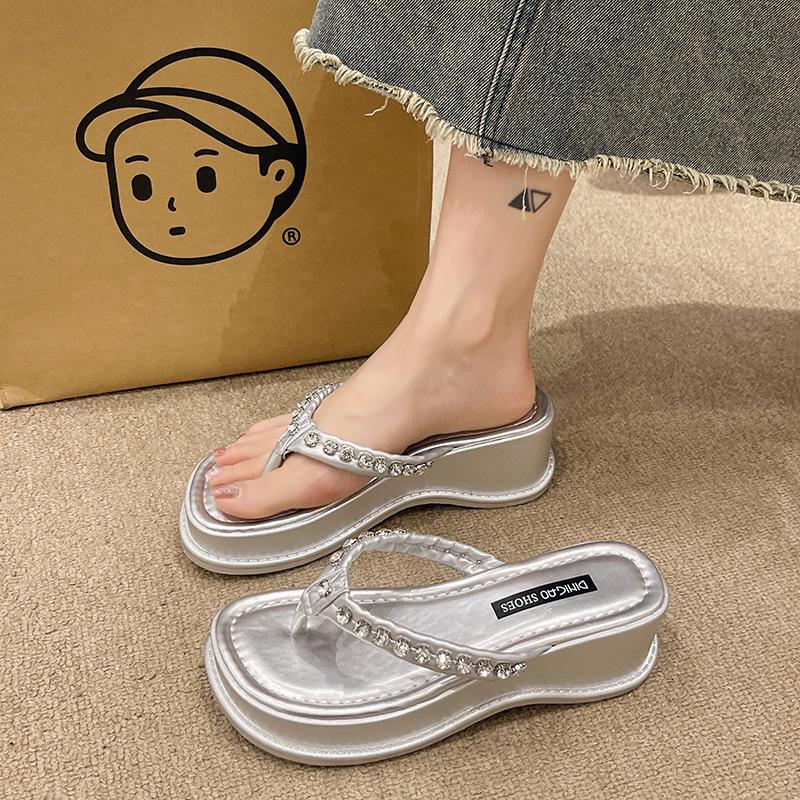 Women s tide 2024 new summer fashion flat bottom simple thick bottom sandals beach casual shoes 40 срібний
Women s tide 2024 new summer fashion flat bottom simple thick bottom sandals beach casual shoes 40 срібний