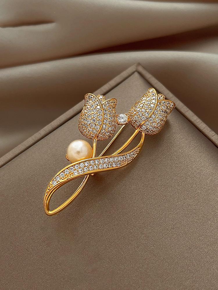 2025 New Light Luxury Pearl Full Diamond Tulip Brooch Women s Tide High-end Pin Fixed Clothes Corsage тюльпан
2025 New Light Luxury Pearl Full Diamond Tulip Brooch Women s Tide High-end Pin Fixed Clothes Corsage тюльпан