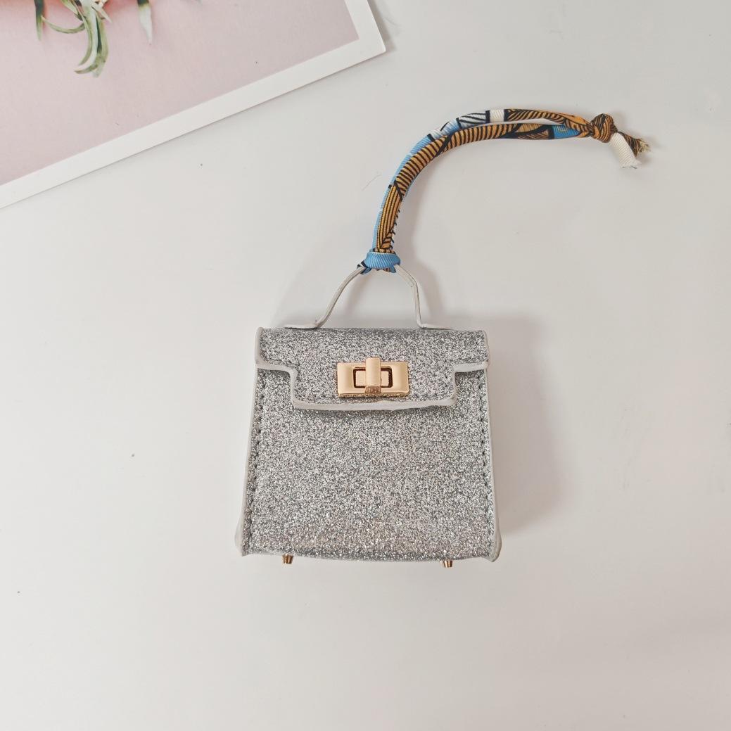 Скучаю по тебе Аксессуары для сумки Сладкий картофель Маленькая сумка Косметичка для легкого макияжа Новый стиль Модное украшение Воротник Красная сумка Сумка для наушников Сумка для ключей от машины 7.5x3.5x9.5cm серебряный
Скучаю по тебе Аксессуары для сумки Сладкий картофель Маленькая сумка Косметичка для легкого макияжа Новый стиль Модное украшение Воротник Красная сумка Сумка для наушников Сумка для ключей от машины 7.5x3.5x9.5cm серебряный