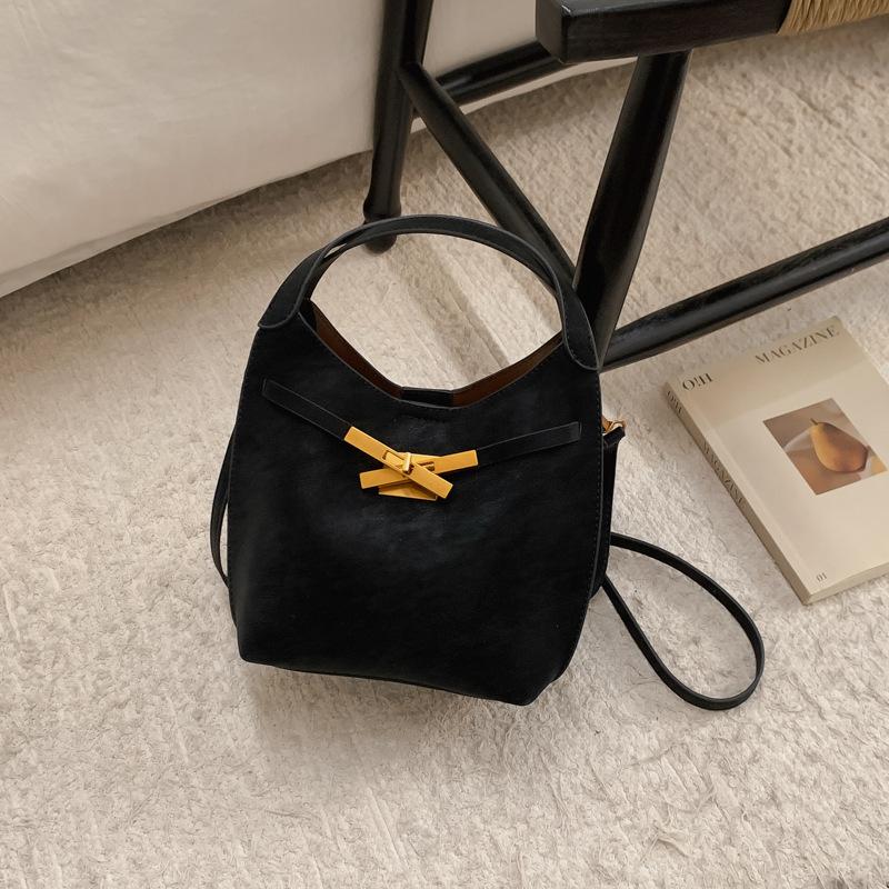 Hand carry small bag women s winter new high-value retro shoulder bag commuter bucket bag
Hand carry small bag women s winter new high-value retro shoulder bag commuter bucket bag