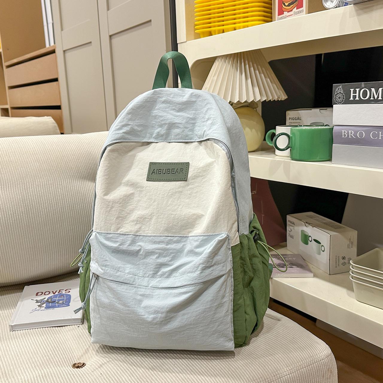 Trendy Lightweight Large Capacity Color-Block Travel Backpack for College Students and Couples синій
Trendy Lightweight Large Capacity Color-Block Travel Backpack for College Students and Couples синій