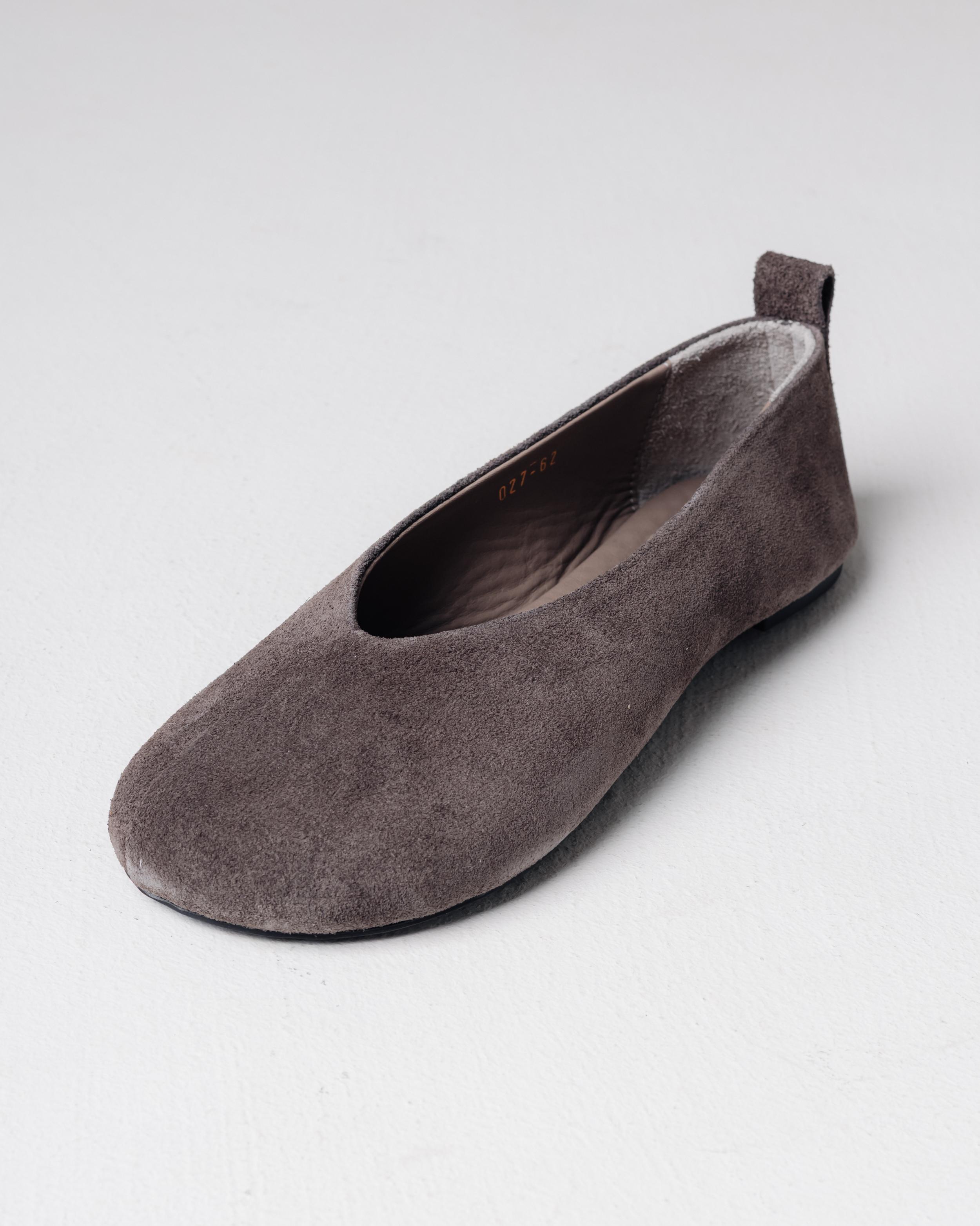 Women s ballet flats Krula 2762 36 mink suede 40 мигдалевий
Women s ballet flats Krula 2762 36 mink suede 40 мигдалевий