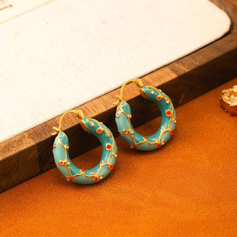 Women s Light Luxury Design Elegant Vintage Round Earrings Fashionable And Versatile Niche Design Ear Clip Daily Accessories
Women s Light Luxury Design Elegant Vintage Round Earrings Fashionable And Versatile Niche Design Ear Clip Daily Accessories
