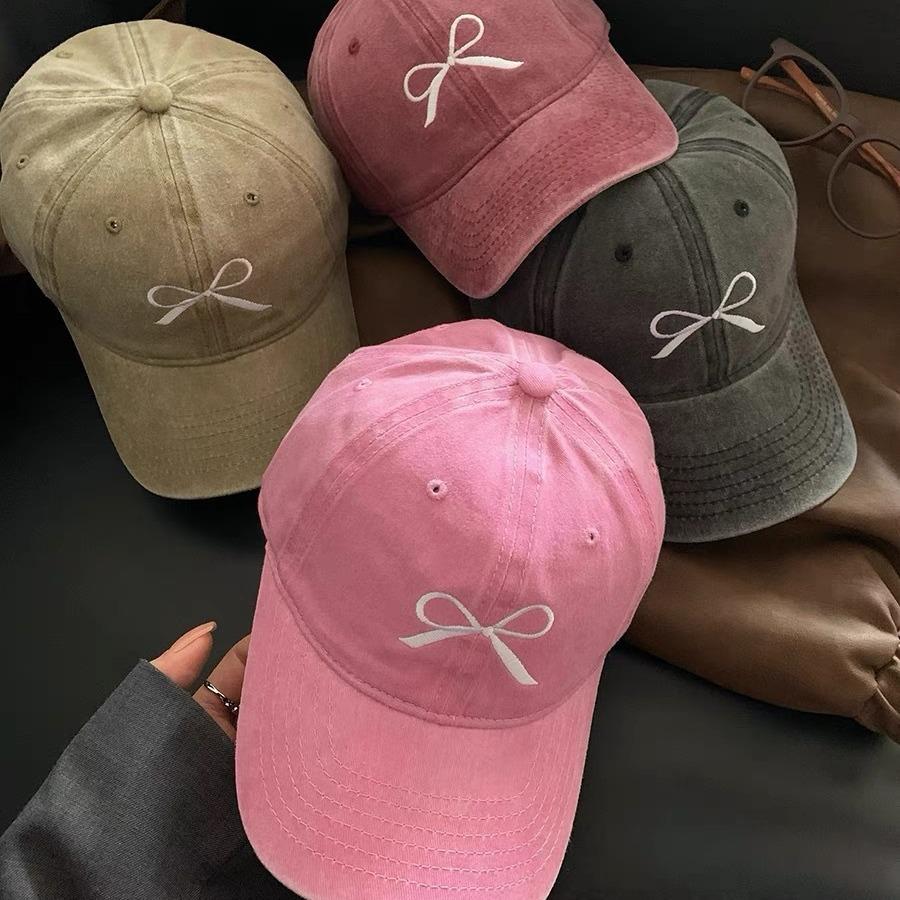 Bow Embroidered Baseball Cap for Women In Spring New Washing Old American Retro Wide Brimmed Face Cap Student Adjustable
Bow Embroidered Baseball Cap for Women In Spring New Washing Old American Retro Wide Brimmed Face Cap Student Adjustable