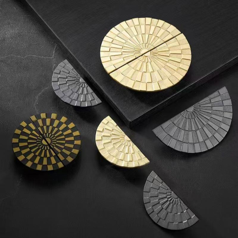 New Chinese Style, Light Luxury Handle, Semi-circular, Simple Cabinet Door, Circular, Cabinet Door Cabinet, Black, Curved Cabinet Door Handle
New Chinese Style, Light Luxury Handle, Semi-circular, Simple Cabinet Door, Circular, Cabinet Door Cabinet, Black, Curved Cabinet Door Handle