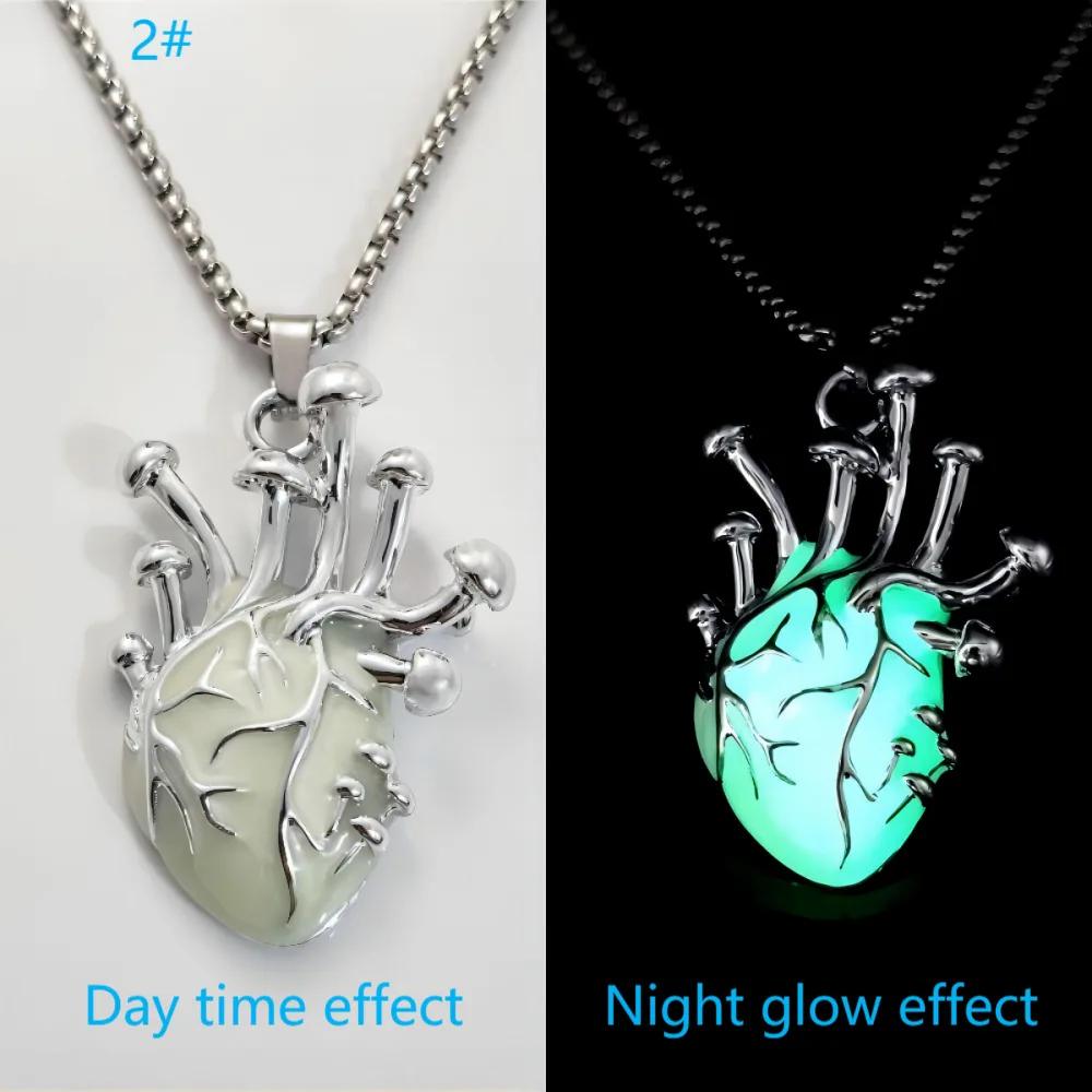 Luminous Heart Locket Necklaces Hollow Glow in The Dark Tone Pendant Silver Color Chains for Women Fashion Jewelry Gift зелений
Luminous Heart Locket Necklaces Hollow Glow in The Dark Tone Pendant Silver Color Chains for Women Fashion Jewelry Gift зелений