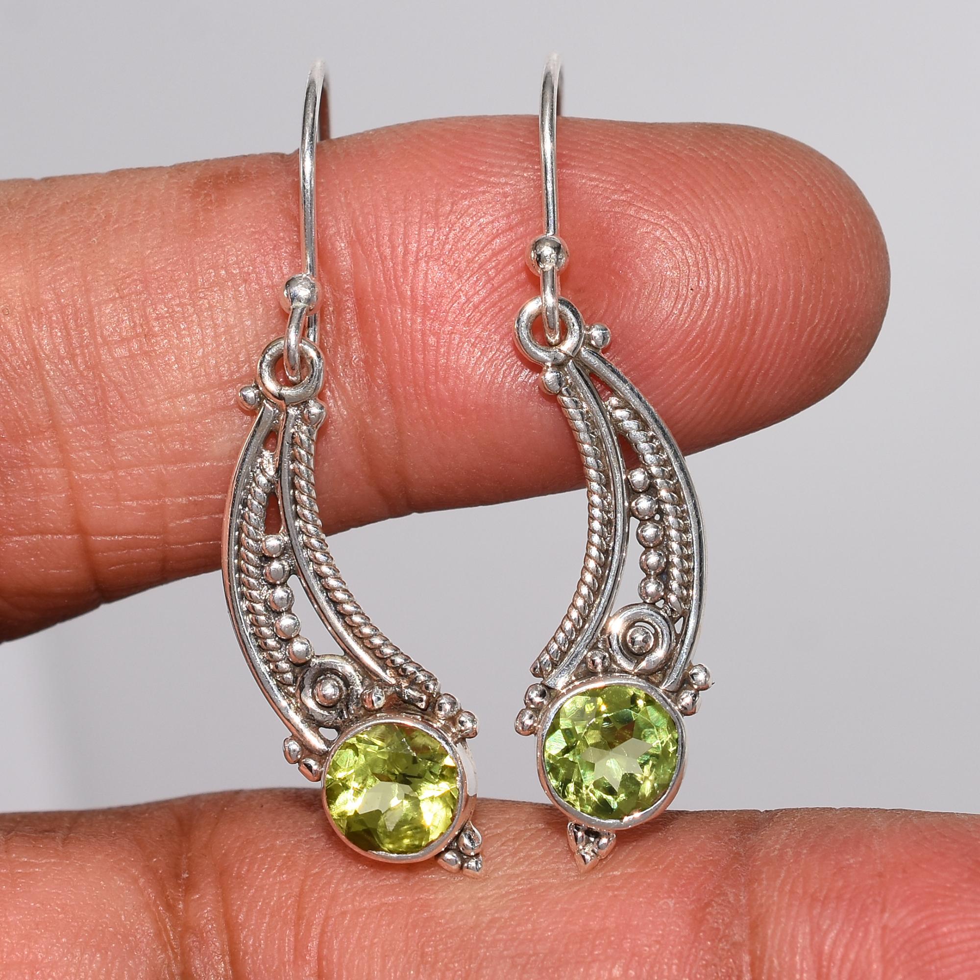 Natural Peridot Earring, 925 Sterling Silver Earring For Women, Handmade Jewelry, Gemstone Cut Earring, Designer Earring, Birthday Gift 1.49 Inches Length зелёный
Natural Peridot Earring, 925 Sterling Silver Earring For Women, Handmade Jewelry, Gemstone Cut Earring, Designer Earring, Birthday Gift 1.49 Inches Length зелёный