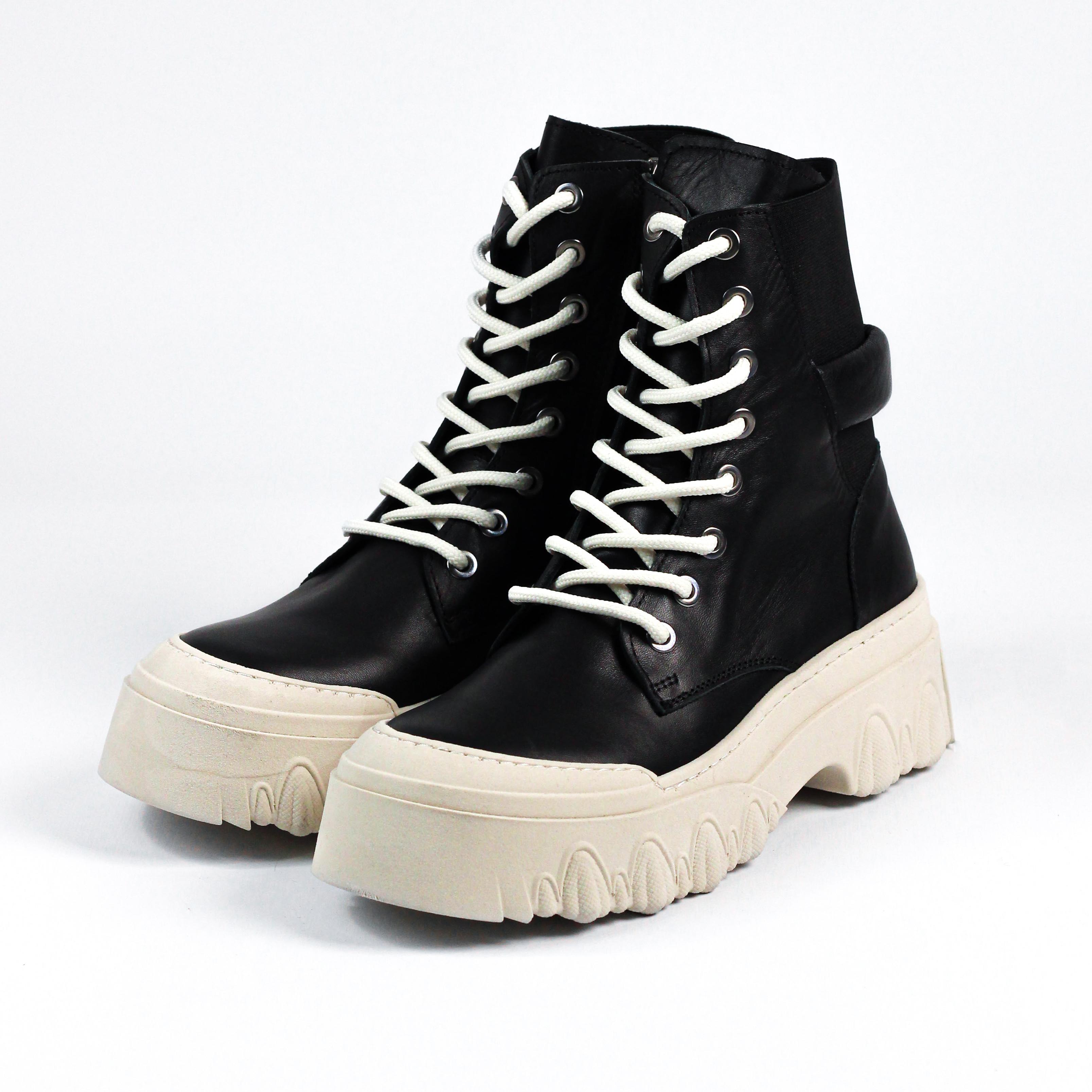 Черевики зі шнурівкою AQUAMARIN 2970 36 Чорна шкіра 39 чорний
Черевики зі шнурівкою AQUAMARIN 2970 36 Чорна шкіра 39 чорний