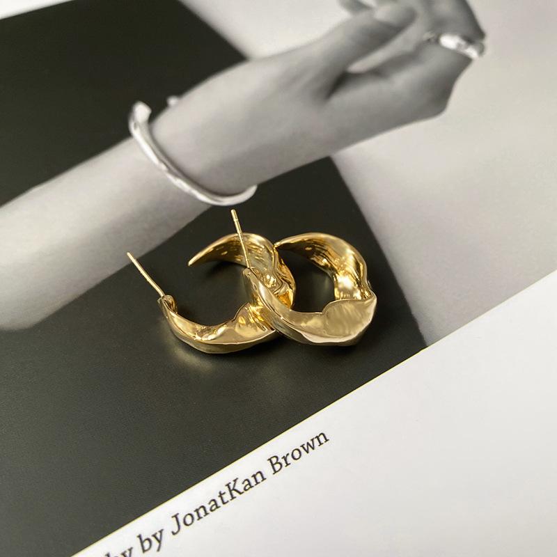 Real gold electroplated silver needle irregular earrings European and American cold wind retro earrings personalized temperament earrings
Real gold electroplated silver needle irregular earrings European and American cold wind retro earrings personalized temperament earrings