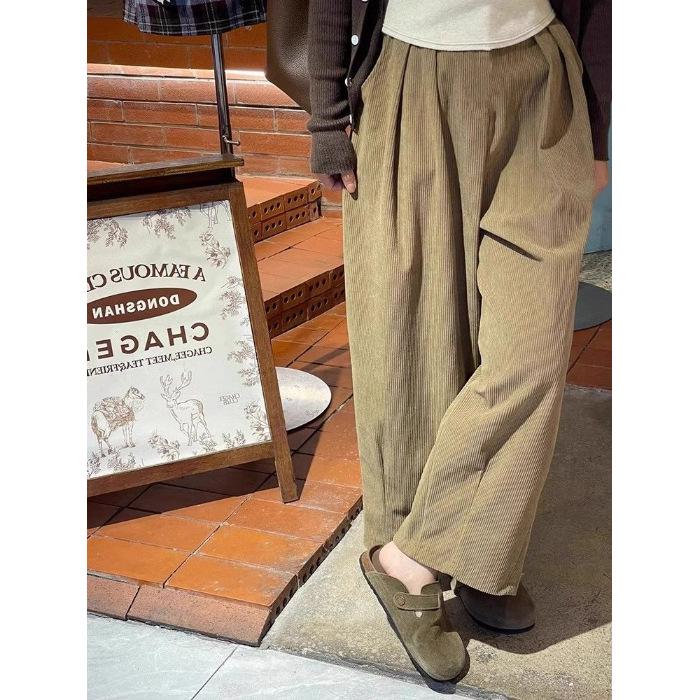 Women s Plus Size Caramel Corduroy Wide-Leg Cropped Pants - Slimming, Hip Covering, Trendy Autumn/Winter Style for Petite Heights Khaki with Fleece
Women s Plus Size Caramel Corduroy Wide-Leg Cropped Pants - Slimming, Hip Covering, Trendy Autumn/Winter Style for Petite Heights Khaki with Fleece