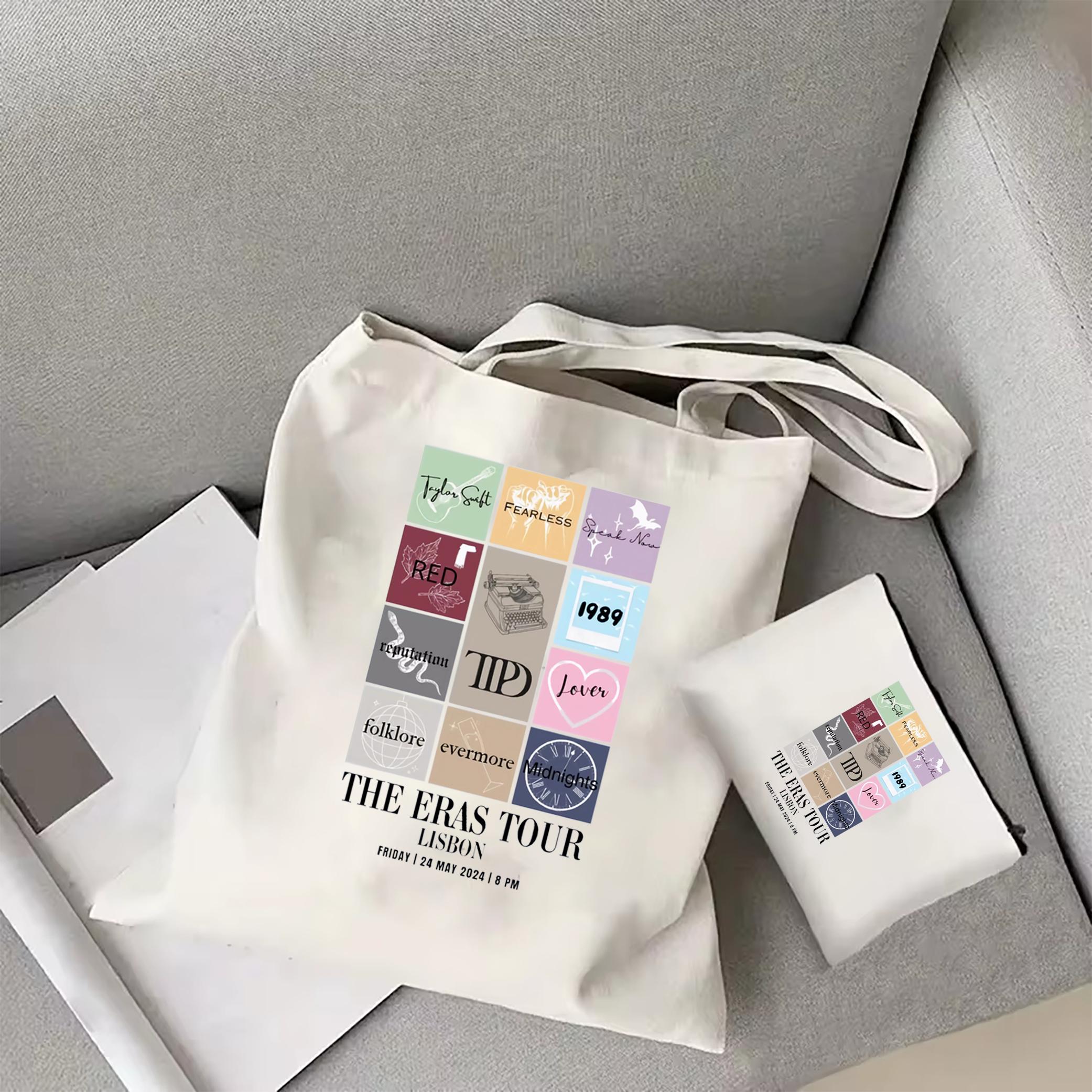 Сумка-тоут с принтом The Eras Tour Сумка-тоут Taylors Version Сумка-тоут The Eras Tour WHITE
Сумка-тоут с принтом The Eras Tour Сумка-тоут Taylors Version Сумка-тоут The Eras Tour WHITE